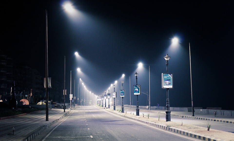 Đèn đường LED sở hữu nhiều ưu điểm vượt trội so với đèn đường thông thường.