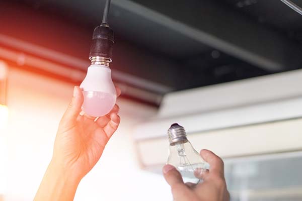 Sử dụng thay thế bóng đèn Led giúp tiết kiệm năng lượng